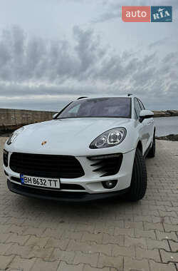 Внедорожник / Кроссовер Porsche Macan 2017 в 