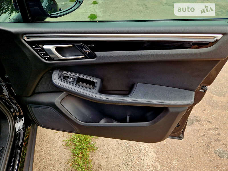 Позашляховик / Кросовер Porsche Macan 2019 в Софіївській Борщагівці