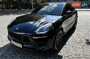 Внедорожник / Кроссовер Porsche Macan 2016 в 