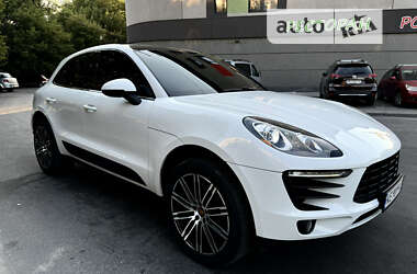 Внедорожник / Кроссовер Porsche Macan 2014 в 