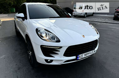 Внедорожник / Кроссовер Porsche Macan 2014 в 