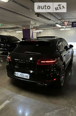 Внедорожник / Кроссовер Porsche Macan 2014 в 