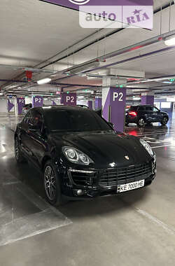 Внедорожник / Кроссовер Porsche Macan 2014 в 