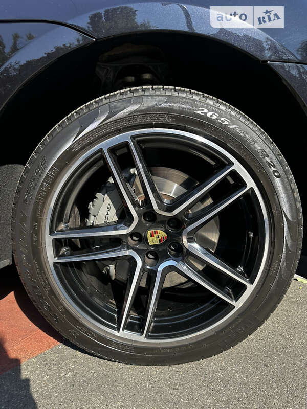 Внедорожник / Кроссовер Porsche Macan 2021 в Киеве