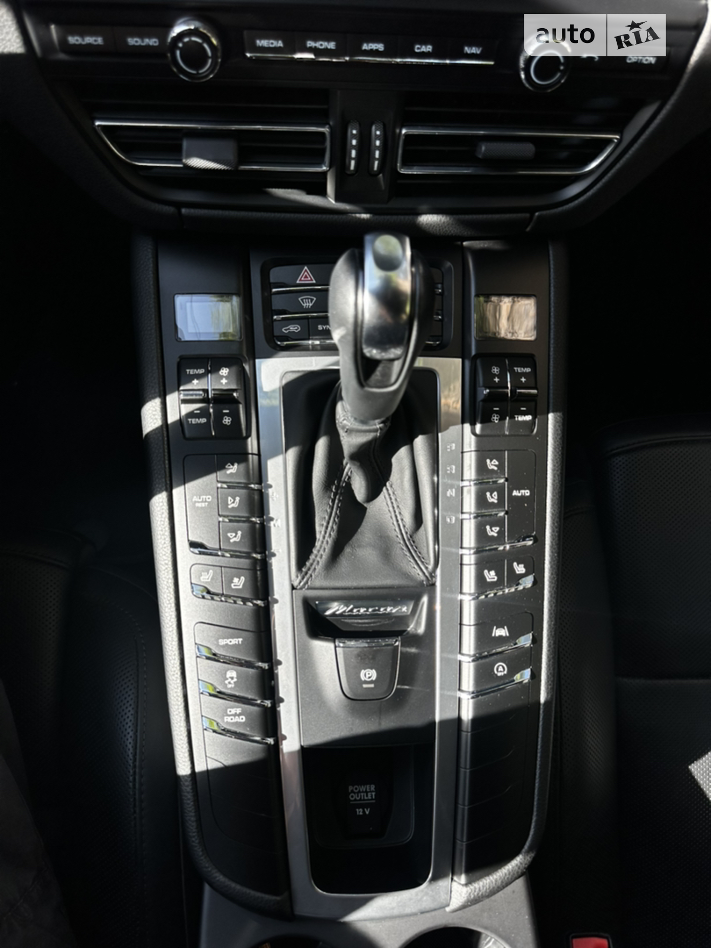 2021 Porsche Macan - мініатюра 31
