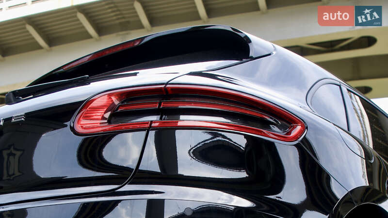 Позашляховик / Кросовер Porsche Macan 2017 в Києві