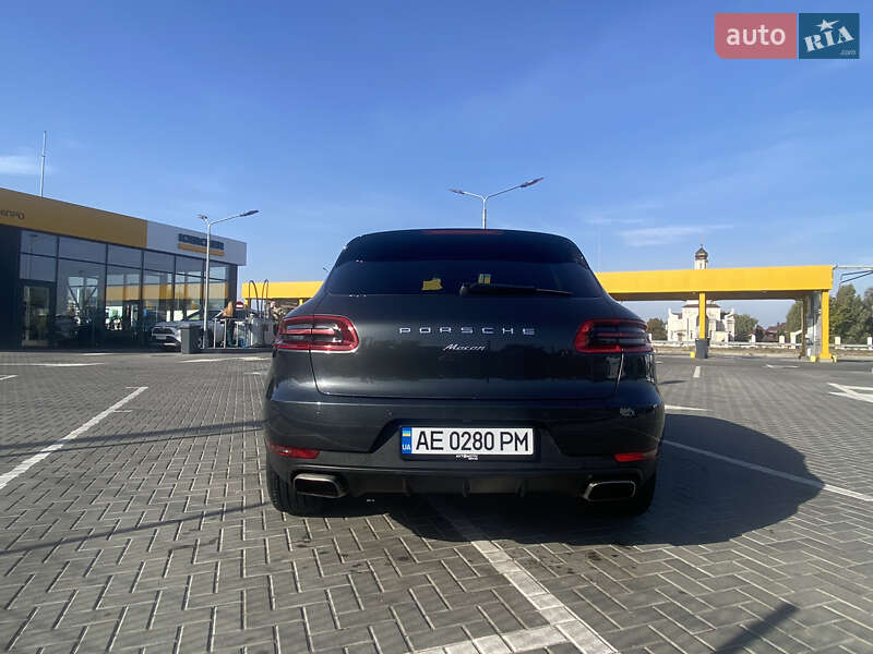 Позашляховик / Кросовер Porsche Macan 2016 в Дніпрі
