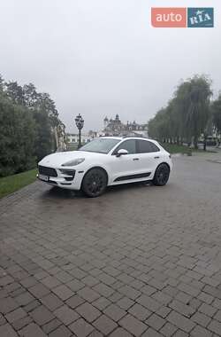 Внедорожник / Кроссовер Porsche Macan 2016 в Киеве