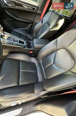 Внедорожник / Кроссовер Porsche Macan 2014 в 