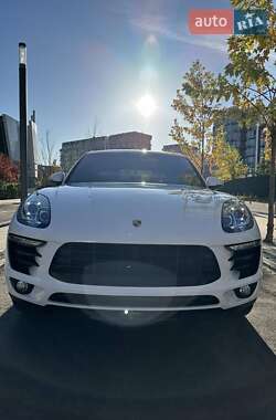 Внедорожник / Кроссовер Porsche Macan 2014 в 