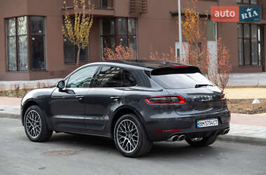 Внедорожник / Кроссовер Porsche Macan 2018 в 