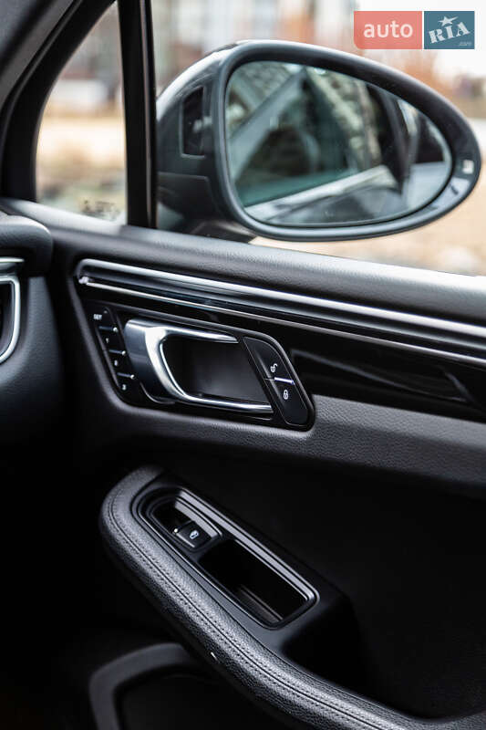 Внедорожник / Кроссовер Porsche Macan 2018 в Киеве фото 45 Внедорожник / Кроссовер Porsche Macan 2018 в Киеве