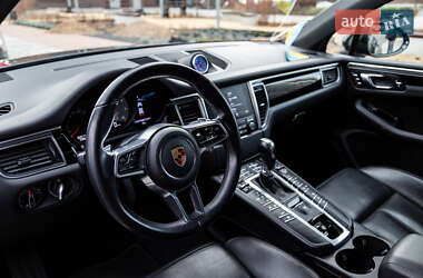 Внедорожник / Кроссовер Porsche Macan 2018 в 