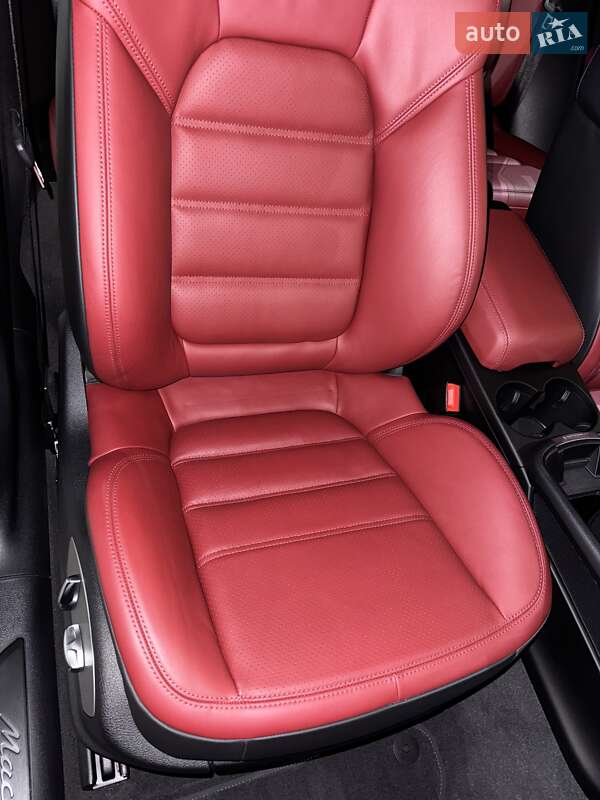 Внедорожник / Кроссовер Porsche Macan 2022 в Одессе фото 147 Внедорожник / Кроссовер Porsche Macan 2022 в Одессе