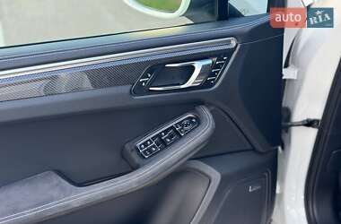 Позашляховик / Кросовер Porsche Macan 2016 в Києві