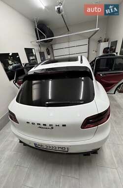 Внедорожник / Кроссовер Porsche Macan 2016 в 