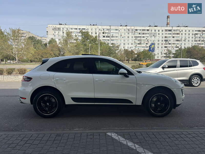 Внедорожник / Кроссовер Porsche Macan 2015 в Запорожье