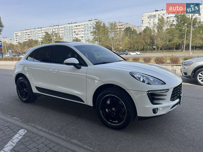Внедорожник / Кроссовер Porsche Macan 2015 в Запорожье
