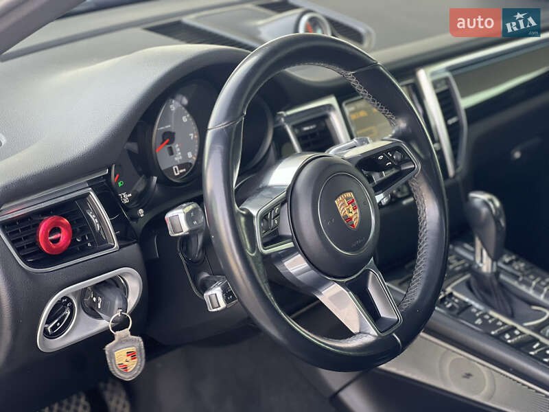 Внедорожник / Кроссовер Porsche Macan 2015 в Запорожье