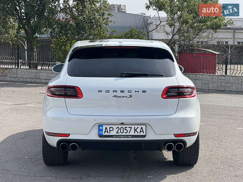 Внедорожник / Кроссовер Porsche Macan 2015 в Запорожье