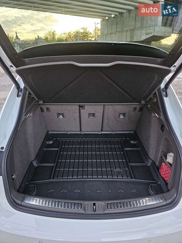 Внедорожник / Кроссовер Porsche Macan 2016 в Днепре