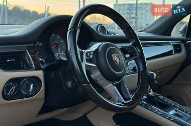 Внедорожник / Кроссовер Porsche Macan 2018 в 