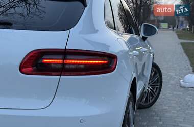 Внедорожник / Кроссовер Porsche Macan 2017 в 