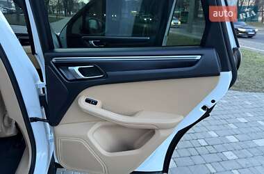 Внедорожник / Кроссовер Porsche Macan 2017 в 