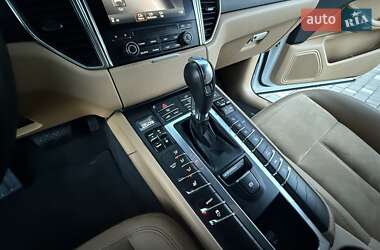 Внедорожник / Кроссовер Porsche Macan 2017 в 