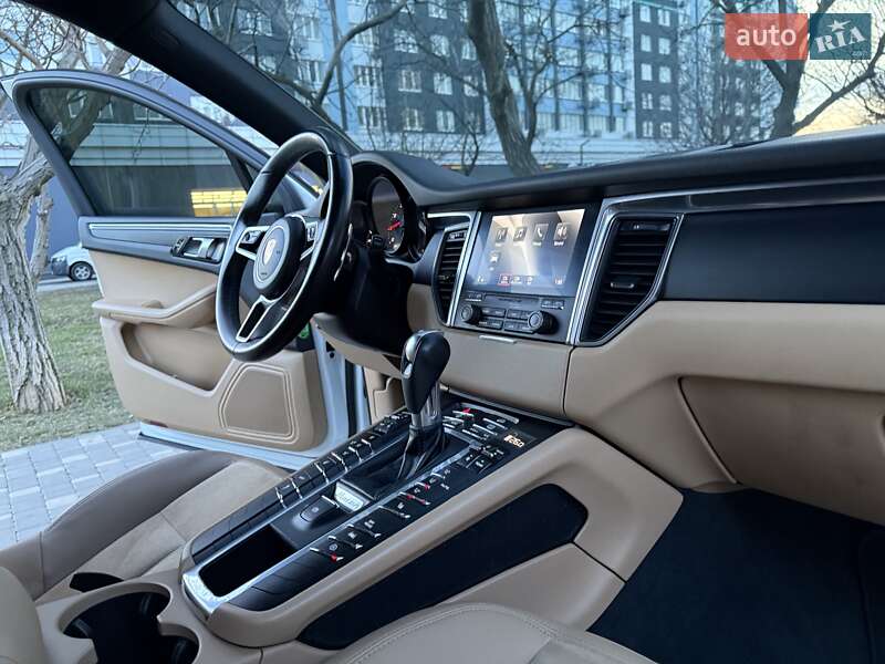 Внедорожник / Кроссовер Porsche Macan 2017 в Одессе