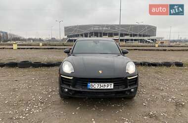 Внедорожник / Кроссовер Porsche Macan 2016 в 