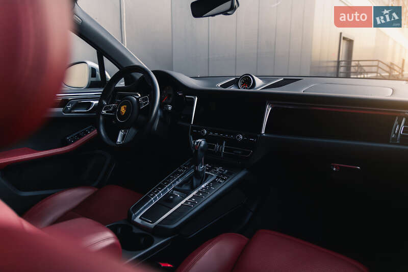 Внедорожник / Кроссовер Porsche Macan 2021 в Киеве