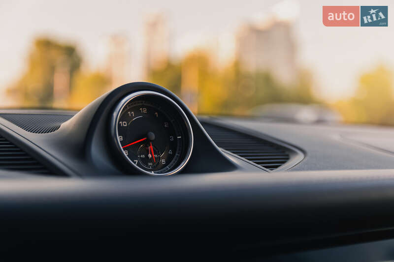 Внедорожник / Кроссовер Porsche Macan 2021 в Киеве