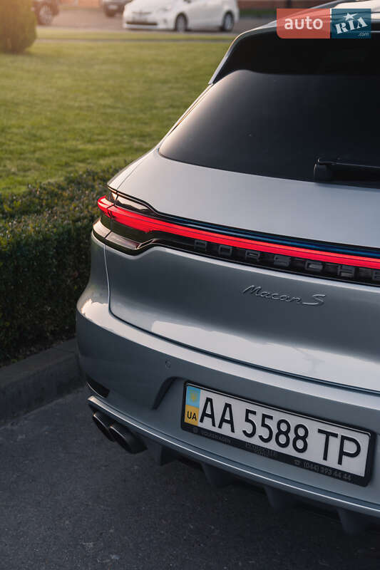 Внедорожник / Кроссовер Porsche Macan 2021 в Киеве