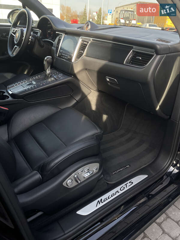Внедорожник / Кроссовер Porsche Macan 2017 в Ровно