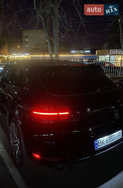 Внедорожник / Кроссовер Porsche Macan 2017 в 