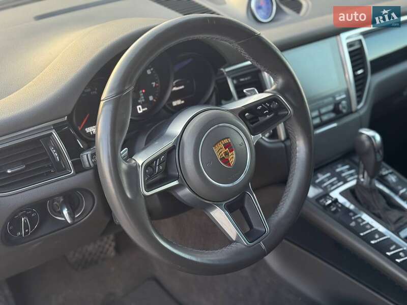 Внедорожник / Кроссовер Porsche Macan 2016 в Запорожье