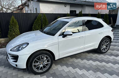 Внедорожник / Кроссовер Porsche Macan 2016 в 