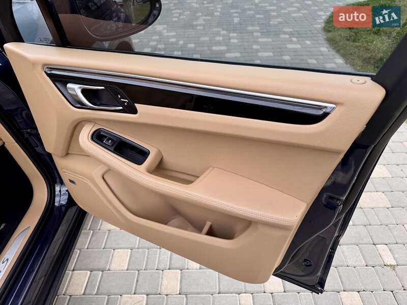 Позашляховик / Кросовер Porsche Macan 2014 в Одесі