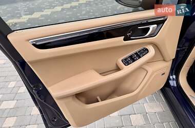 Внедорожник / Кроссовер Porsche Macan 2014 в 