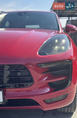 Внедорожник / Кроссовер Porsche Macan 2016 в 