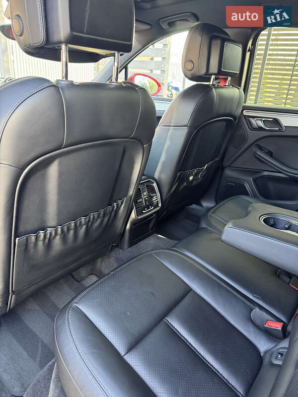 Внедорожник / Кроссовер Porsche Macan 2016 в Хмельницком