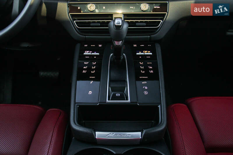 Позашляховик / Кросовер Porsche Macan 2024 в Києві