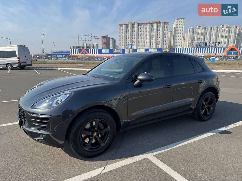 Внедорожник / Кроссовер Porsche Macan 2018 в 