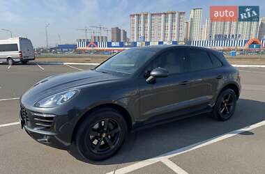 Внедорожник / Кроссовер Porsche Macan 2018 в 