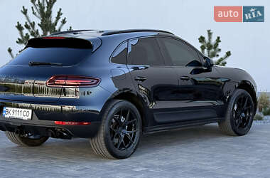 Внедорожник / Кроссовер Porsche Macan 2017 в 
