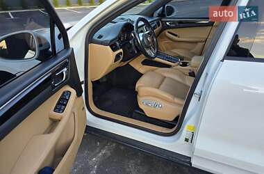 Внедорожник / Кроссовер Porsche Macan 2018 в 