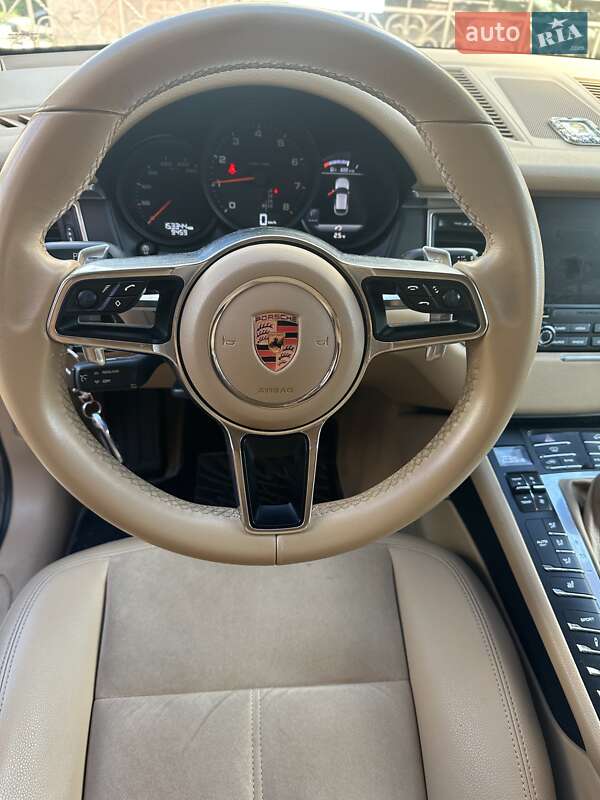 Позашляховик / Кросовер Porsche Macan 2016 в Києві