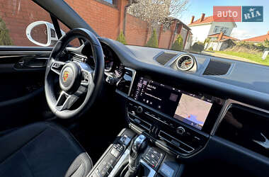 Внедорожник / Кроссовер Porsche Macan 2021 в 