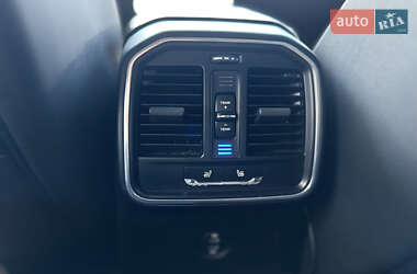 Внедорожник / Кроссовер Porsche Macan 2020 в 